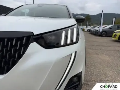 Photo 23 Peugeot 2008  PureTech 130 S&S BVM6