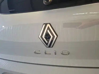 Photo 28 Renault Clio  E-Tech full hybrid 145 ch GSR2