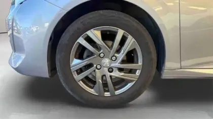 Photo 10 Peugeot 208  PureTech 75 S&S BVM5