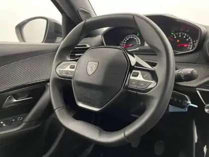 Photo 28 Peugeot 2008  PureTech 100 S&S BVM6