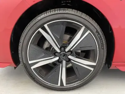 Photo 16 Peugeot 308  PureTech 130ch S&S EAT8