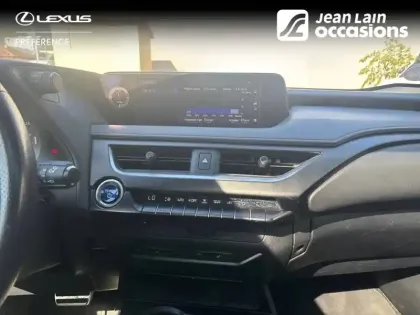 Photo 13 Lexus UX  250h 2WD