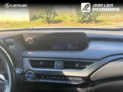 Photo 15 Lexus UX  250h 2WD