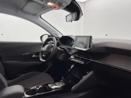 Photo 25 Peugeot 208  Electrique 50 kWh 136ch
