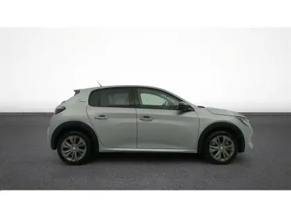 Photo 9 Peugeot 208  Electrique 50 kWh 136ch