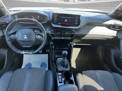 Photo 7 Peugeot 2008  PureTech 130 S&S BVM6
