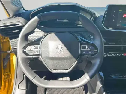 Photo 11 Peugeot 208  e- 136ch Like