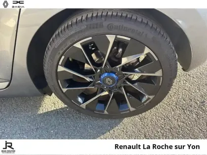 Photo 7 Renault Clio  1.6 E-Tech 145ch full hybrid esprit Alpine - 24