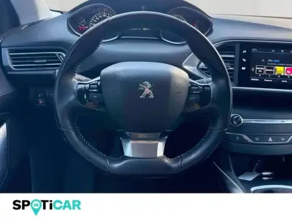Photo 11 Peugeot 308  1.2 PureTech 110ch E6.3 S&S Allure