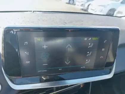 Photo 14 Peugeot 208  Electrique 50 kWh 136ch