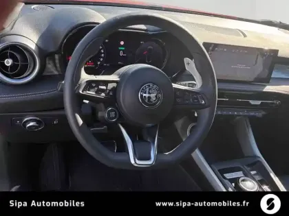 Photo 13 Alfa Romeo Tonale  1.3 Ibrida Plug-In 270 ch AT6 e-Q4