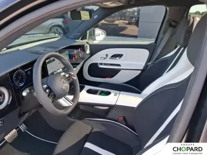 Photo 10 Mercedes GLB  200