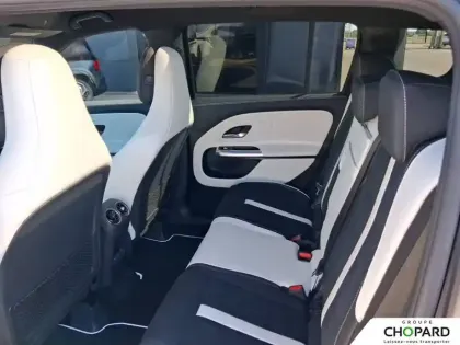 Photo 17 Mercedes GLB  200