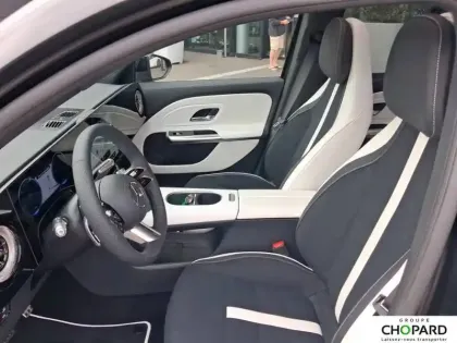 Photo 10 Mercedes GLB  200