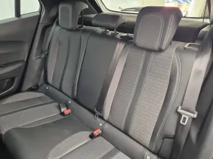 Photo 24 Peugeot 2008  PureTech 130 S&S BVM6