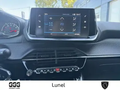 Photo 17 Peugeot 2008  PureTech 130 S&S BVM6