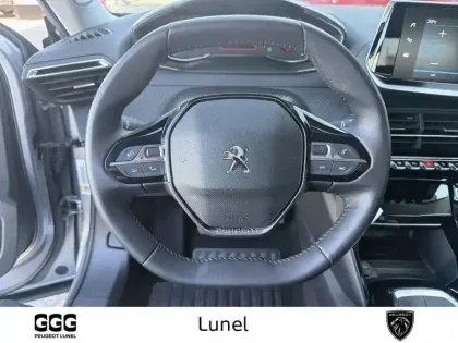 Photo 15 Peugeot 2008  PureTech 130 S&S BVM6