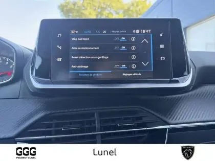 Photo 21 Peugeot 2008  PureTech 130 S&S BVM6