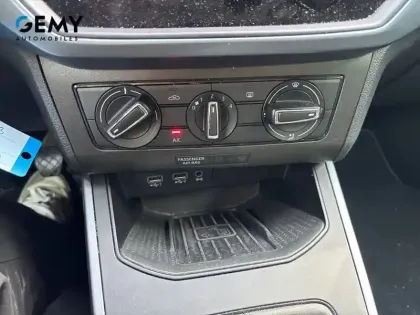 Photo 16 Seat Arona  1.0 EcoTSI 95 ch Start/Stop BVM5