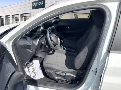 Photo 8 Peugeot 208  100 S&S BVM6