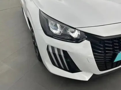 Photo 15 Peugeot 208  PureTech 75 S&S BVM5