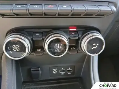 Photo 13 Renault Captur  TCe 140 EDC