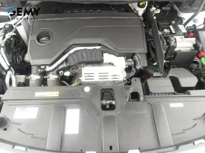 Photo 11 Peugeot 5008  Hybrid 136 e-DCS6