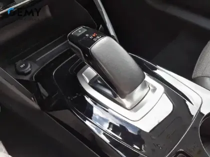 Photo 20 Peugeot 208  Electrique 50 kWh 136ch