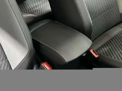 Photo 9 Volkswagen T-roc 1.5 TSI 150 EVO Start/Stop DSG7 R-Line