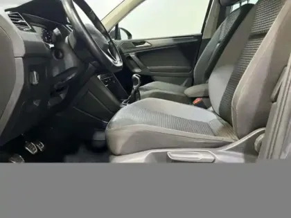 Photo 9 Volkswagen Tiguan 2.0 TDI 150ch BVM6 Active