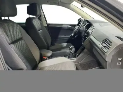 Photo 8 Volkswagen Tiguan 2.0 TDI 150ch BVM6 Active