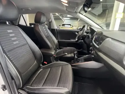 Photo 10 Kia Stonic  1.0 T-GDi 120ch MHEV GT Line Premium iBVM6