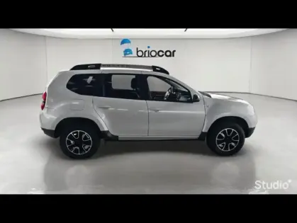 Photo 5 Dacia Duster 1.5 dCi 110ch Black Touch 4X2 + Attelage