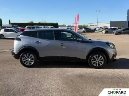 Photo 31 Peugeot 2008  PureTech 100 S&S BVM6