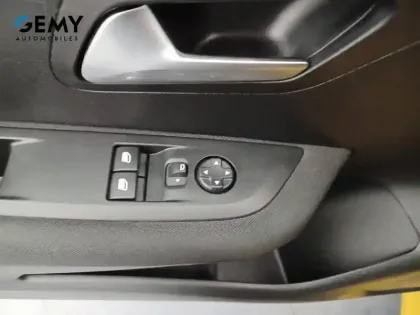 Photo 11 Peugeot 208  Electrique 50 kWh 136ch