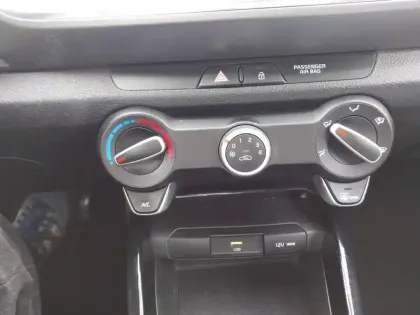 Photo 24 Kia Stonic  1.0 T-GDi 100 ch DCT7