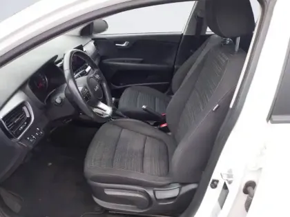Photo 8 Kia Stonic  1.0 T-GDi 100 ch DCT7