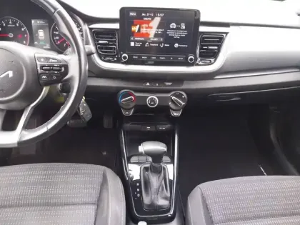 Photo 10 Kia Stonic  1.0 T-GDi 100 ch DCT7