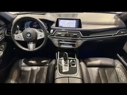 Photo 7 BMW Serie 7 Série 7 745eA 394ch M Sport 17cv