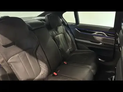 Photo 6 BMW Serie 7 Série 7 745eA 394ch M Sport 17cv