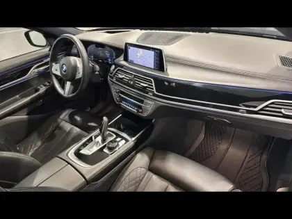 Photo 5 BMW Serie 7 Série 7 745eA 394ch M Sport 17cv