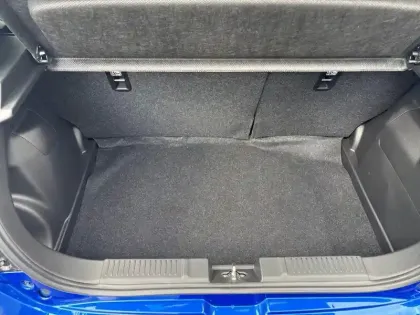 Photo 8 Suzuki Swift  1.2 Hybrid 83ch Pack