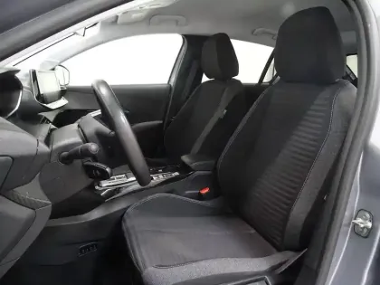 Photo 10 Peugeot 208  e- 136ch Style
