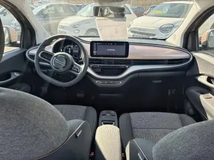 Photo 21 Fiat 500  e 95ch Icône MY22 Berline 23.8 kWh