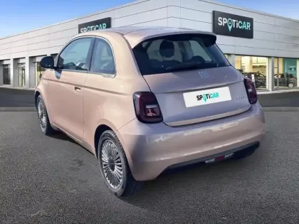 Photo 29 Fiat 500  e 95ch Icône MY22 Berline 23.8 kWh