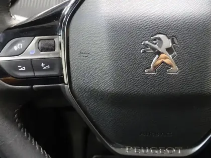 Photo 12 Peugeot 2008  1.2 PureTech 100ch S&S Style