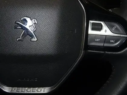 Photo 14 Peugeot 2008  1.2 PureTech 100ch S&S Style