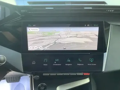 Photo 14 Peugeot 308 Hybrid 136 e-DCS6 Allure