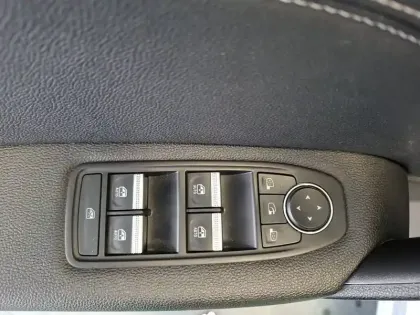 Photo 16 Renault Captur  TCe 90