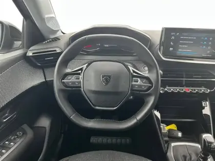 Photo 8 Peugeot 208  PureTech 100 S&S BVM6
